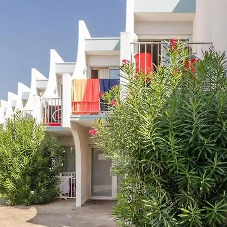 Le Murmure Pieds Dans L'eau 3*