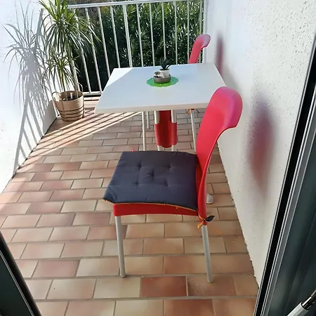 Le Murmure Pieds Dans L'eau 3*