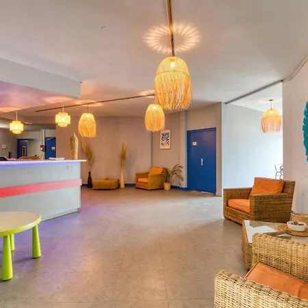 Le Murmure Pieds Dans L'eau Aparthotel