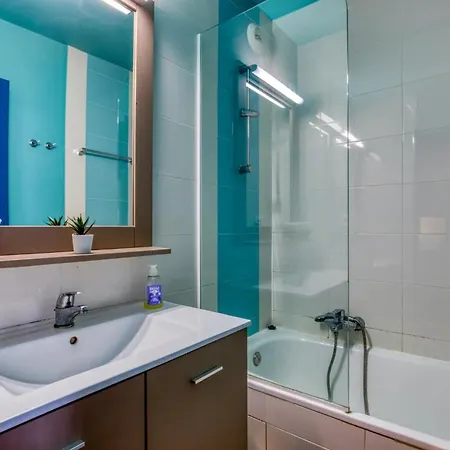 Apartahotel Le Murmure Pieds Dans L'eau La Grande-Motte